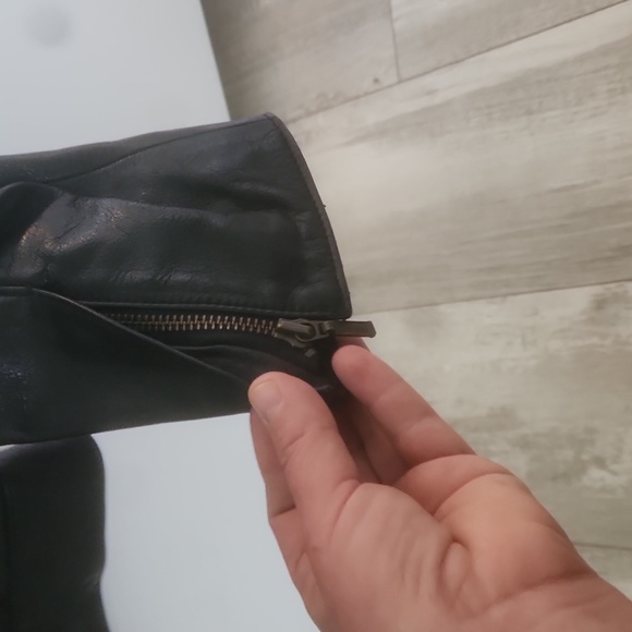 Gap black leather jacket - Picture 2 of 4